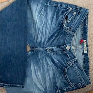 BKE Stella Capri size 32